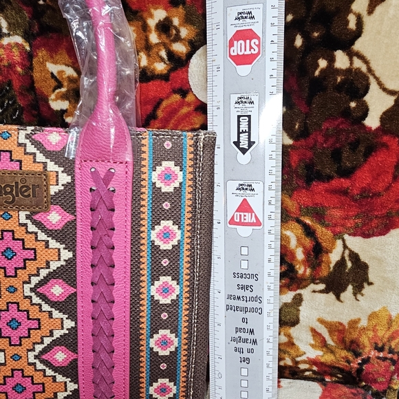 Wrangler tote - Picture 4 of 5